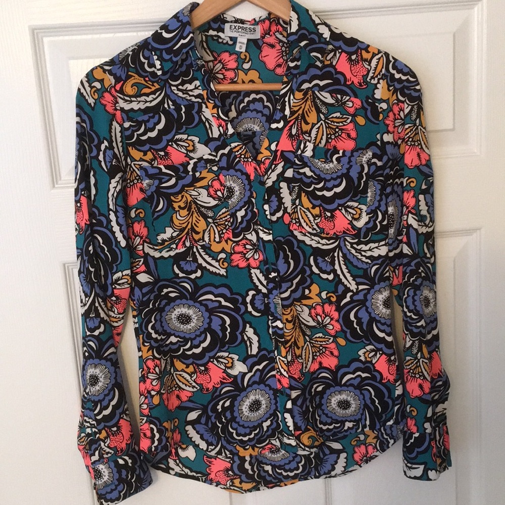 New Express floral button down. Size XS.